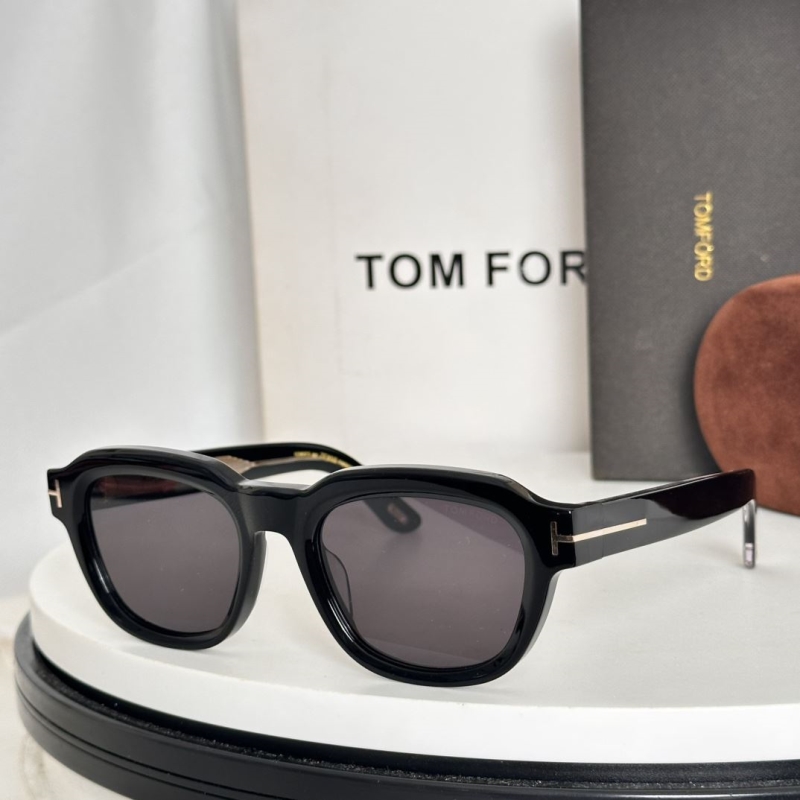 TOM FORD